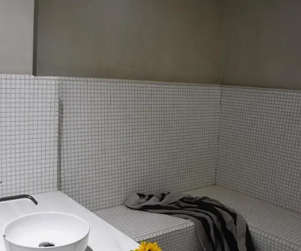 Arota Exclusive Акротири