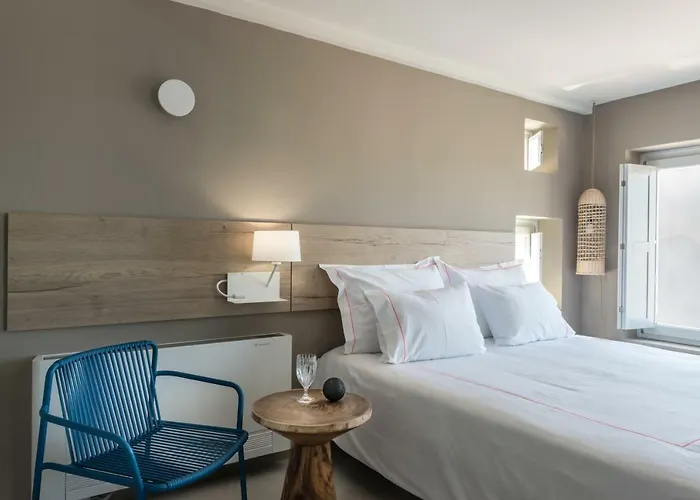 Arota Exclusive Акротири